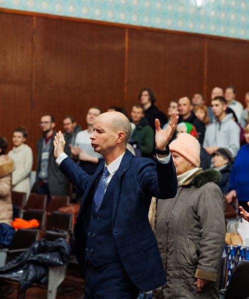 Чому потрібно ходити до церкви?